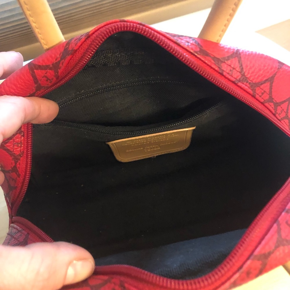 Red Patterned Fossil Purse - Picture 5 of 8